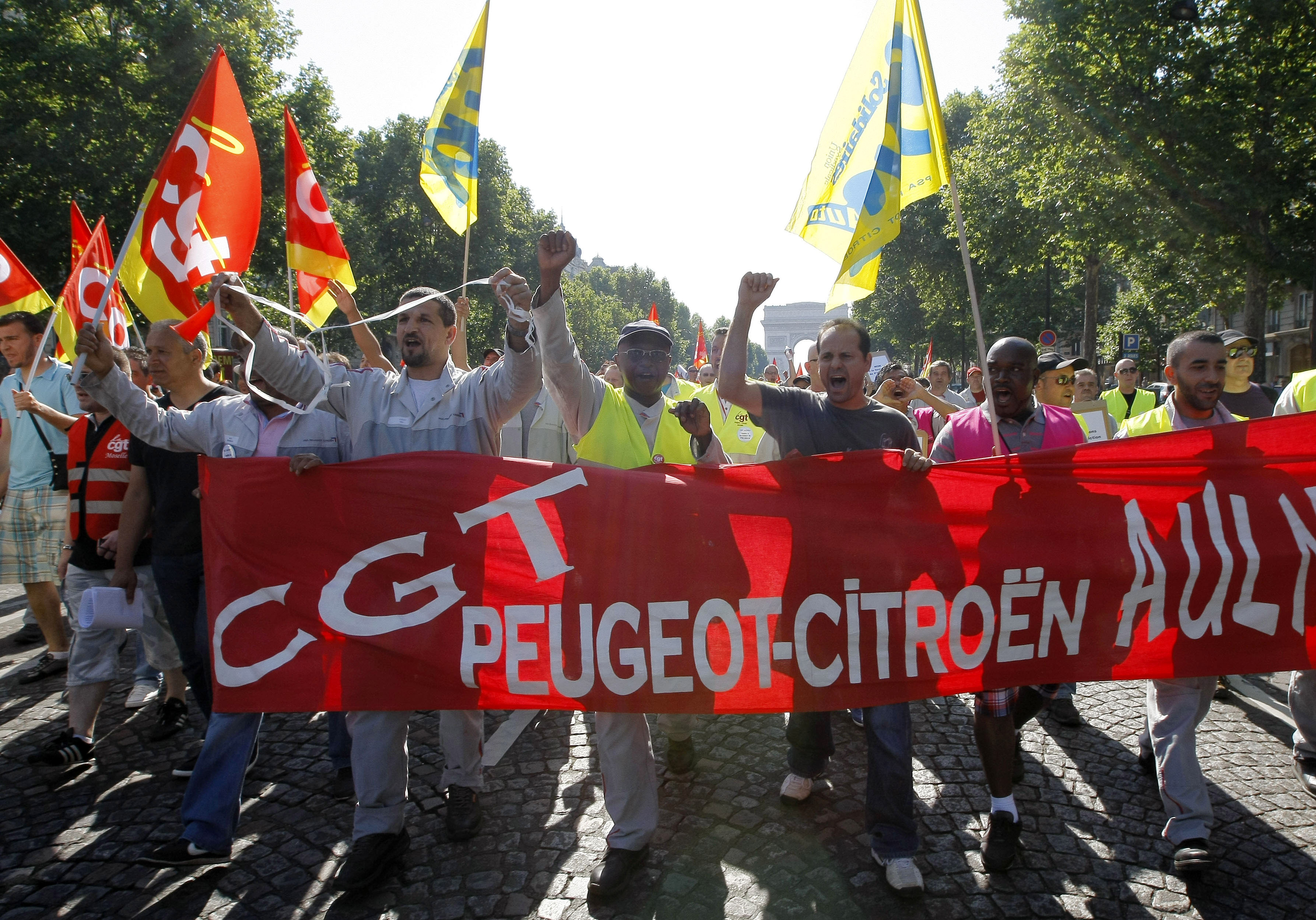 Νέο πράσινο σχέδιο διάσωσης για τη γαλλική αυτοκινητοβιομηχανία